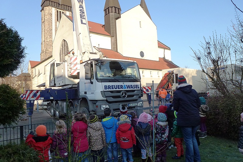 Die Container kommen – Februar 2016 Die Container kommen – Februar 2016