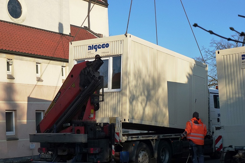 Die Container kommen – Februar 2016 Die Container kommen – Februar 2016